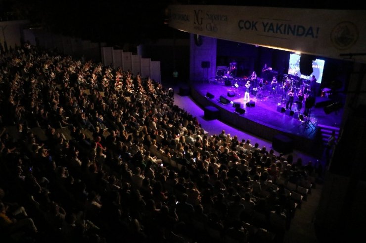 Erol Evgin, Sapanca sahnesinde