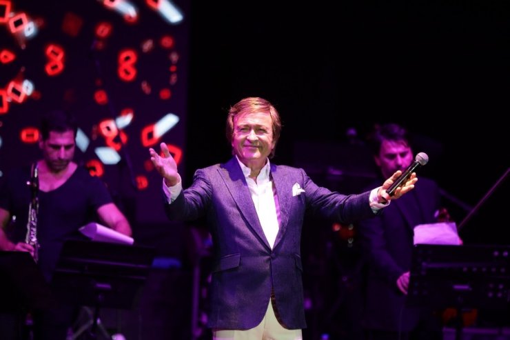 Erol Evgin, Sapanca sahnesinde