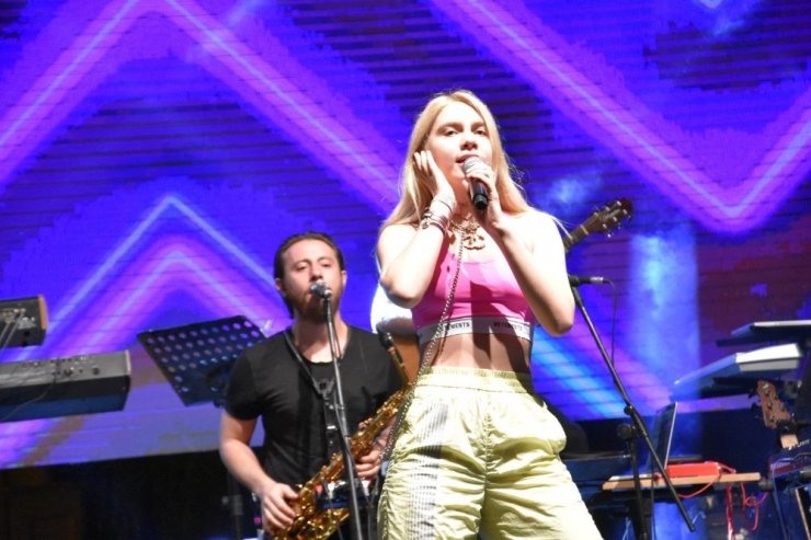 Gönen Aleyna Tilki ile coştu