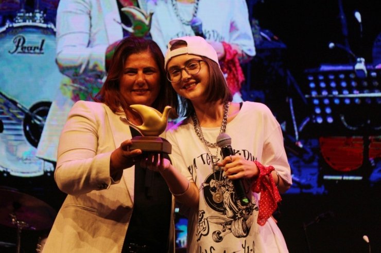 Altın Güvercin sahibini buldu