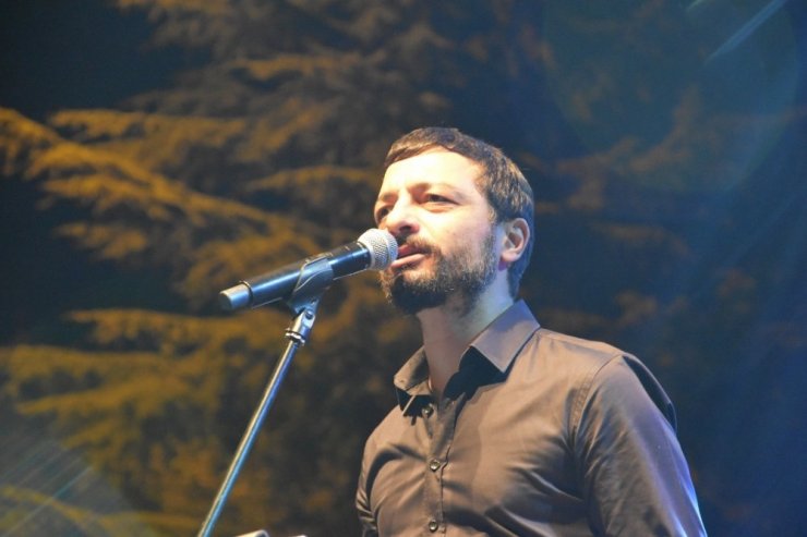 Gönenliler Mehmet Erdem’le birlikte söyledi