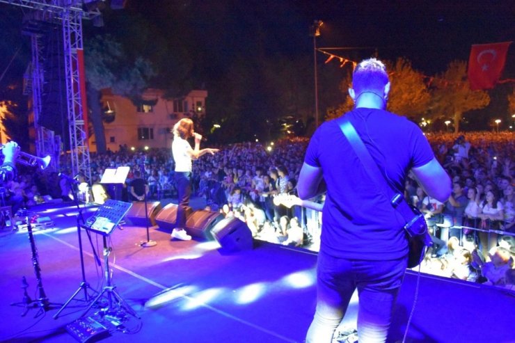 Gönen’de Koray Avcı rüzgarı