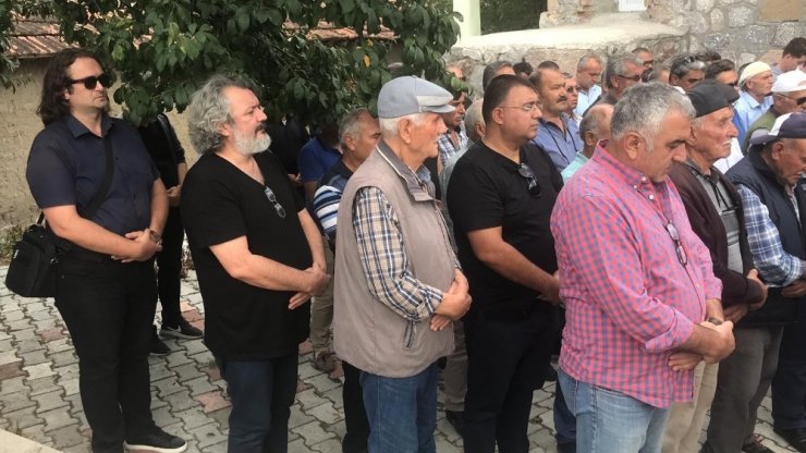 Ünlü yönetmen Saçıntı’nın babası son yolculuğuna uğurlandı