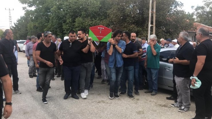 Ünlü yönetmen Saçıntı’nın babası son yolculuğuna uğurlandı