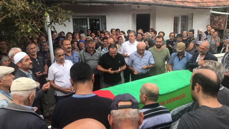 Ünlü yönetmen Saçıntı’nın babası son yolculuğuna uğurlandı