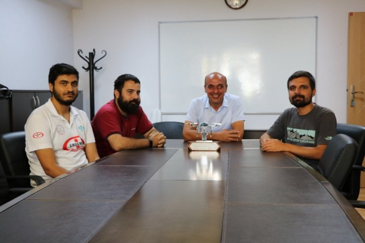 Grizu 263, Türksat model uydu yarışması birincisi