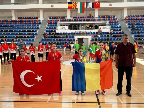 Badmintonda şampiyon Türkiye