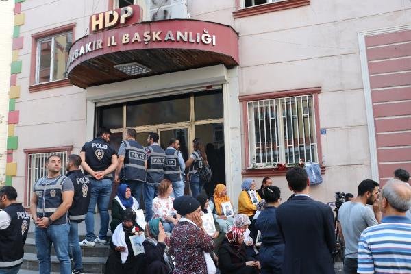HDP önündeki eylemde 12'nci gün; aile sayısı 32 oldu