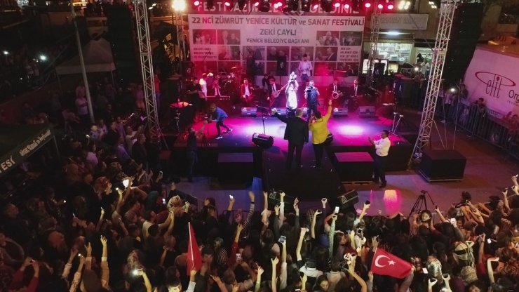 Hüseyin Kağıt ve Kolpa Yenicelileri coşturdu