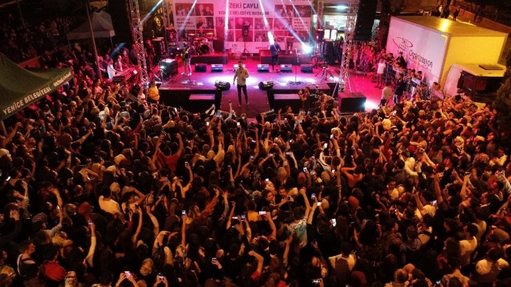 Hüseyin Kağıt ve Kolpa Yenicelileri coşturdu