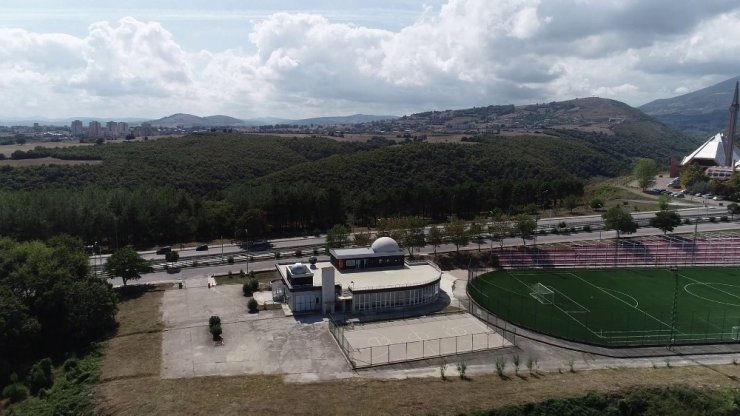 220 bin kişi uzayı izledi