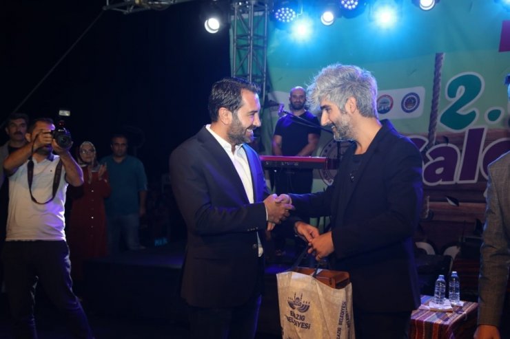 Elazığ’ı coşturan Manuş Baba: "Hala ekmek arası salça yiyorum"