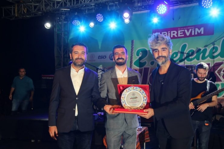 Elazığ’ı coşturan Manuş Baba: "Hala ekmek arası salça yiyorum"