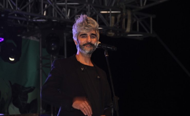 Elazığ’ı coşturan Manuş Baba: "Hala ekmek arası salça yiyorum"