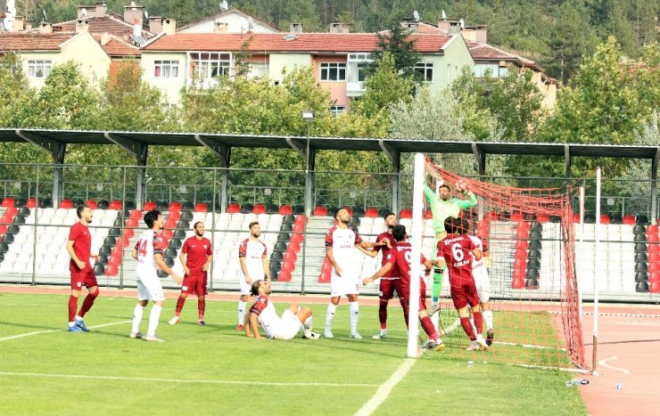TFF 2. Lig: Kastamonuspor 1966: 1 - Bandırmaspor: 2