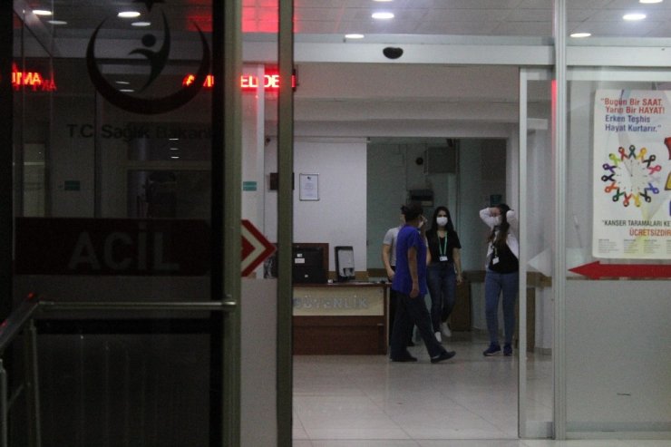 Kimyasal madde paniği yaşanan hastanenin acil servis ünitesinde giriş ve çıkışlar tekrar açıldı