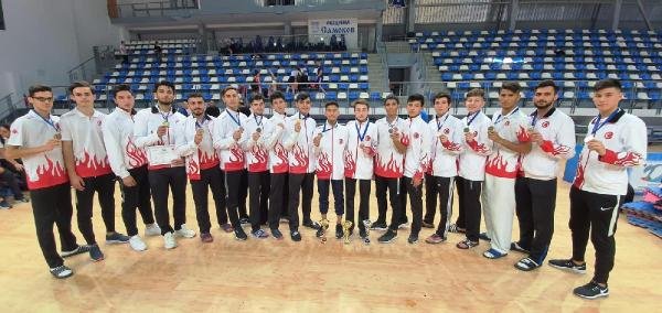 Tekvando Milli Takımı, Balkan Şampiyonası'nı zirvede bitirdi
