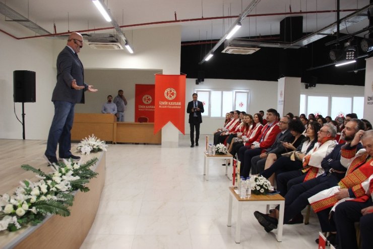 İzmir Kavram Meslek Yüksekokulunda akademik yıl açılışı