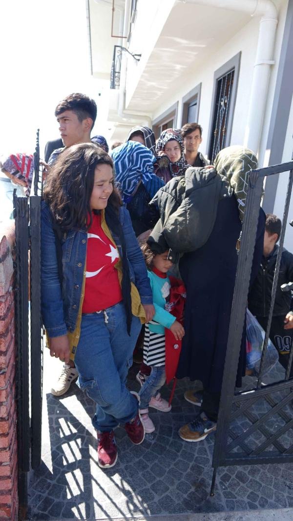 Ayvacık'ta 195 kaçak göçmen yakalandı