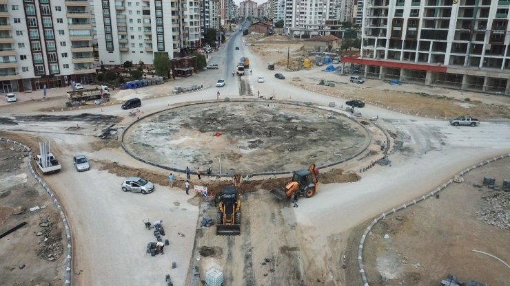 Güngör caddesinde kavşak düzenleme çalışması sürüyor