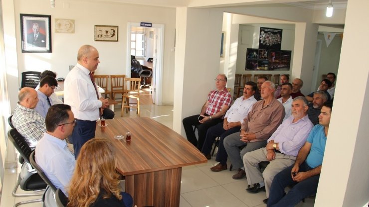 AK Parti’li Mersinli Kula’da ziyaretlerde bulundu