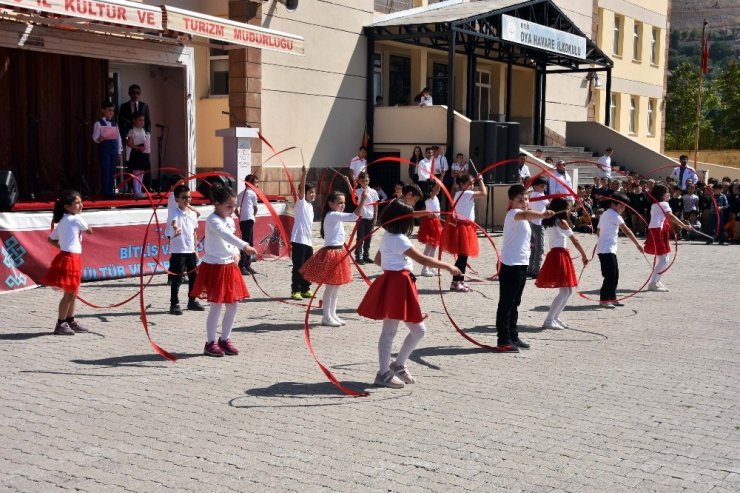 Bitlis’te İlköğretim Haftası kutlamaları