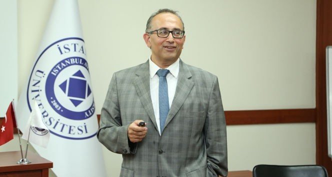 "Teknoloji üreticileri planlı eskitme yaparak tüketime zorluyor"