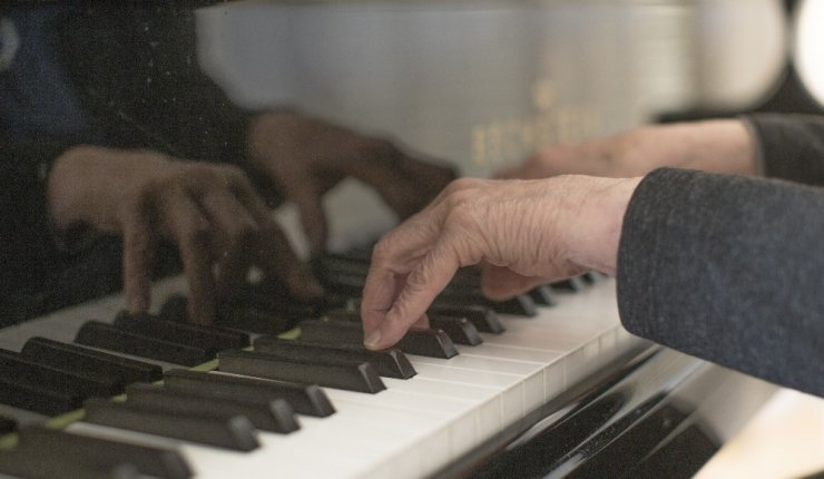 Polonya’da piyaniste piyano çalma cezası