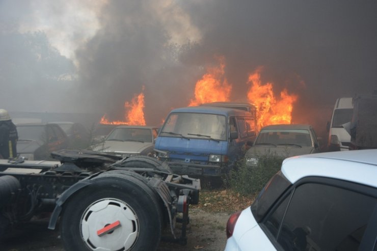 Bursa’da 24 aracın küle döndüğü yangını çıkaran kişi yakalandı