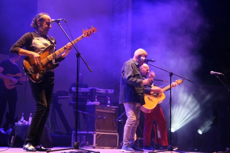 MFÖ Denizli’de sahne aldı