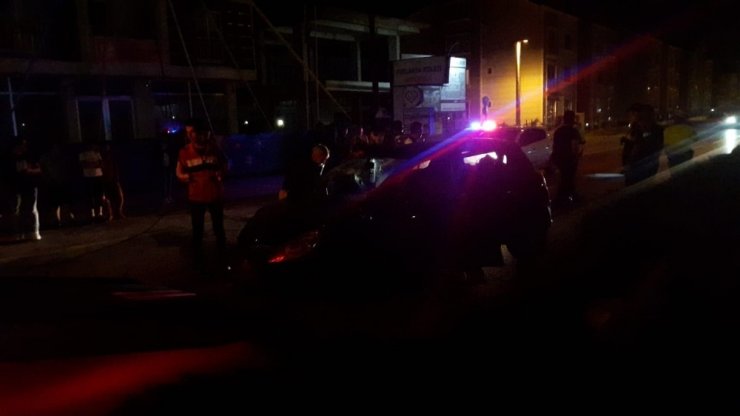Bursa’da otomobil yan yattı, sürücü ölümden döndü