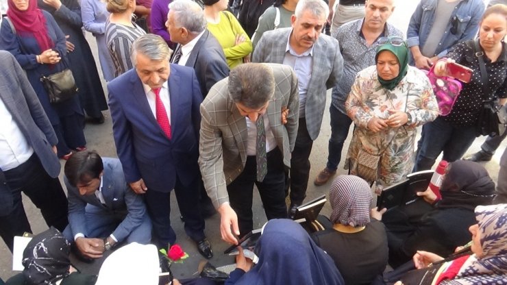 HDP önünde eylem yapan ailelere bir destek de Şırnak’tan