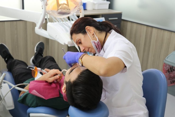 Diş Hekimliği Fakültesi 8 ayda 4 binden fazla hasta kabul etti