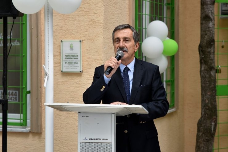 Ahmet Bilek deneyimli kafe törenle açıldı