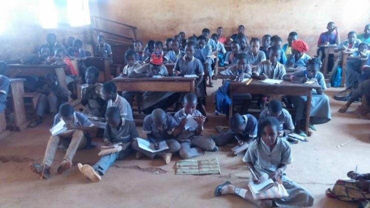 Kamerun’da eğitime destek