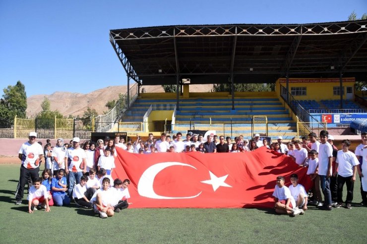 Bitlis’te herkes için spor yürüyüşü yapıldı