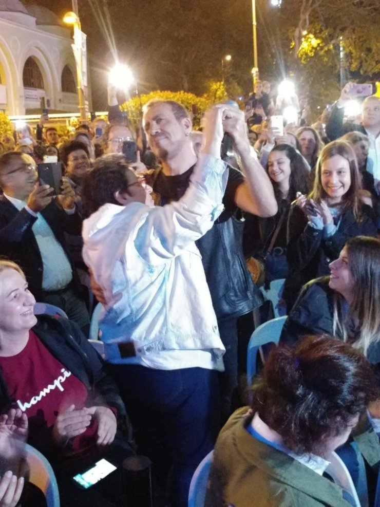 Bandırma’da Haluk Levent rüzgârı