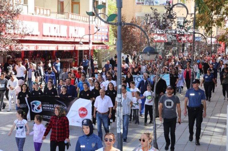 Aksaray’da Avrupa Hareketlilik Haftası kapsamında yürüyüş düzenlendi