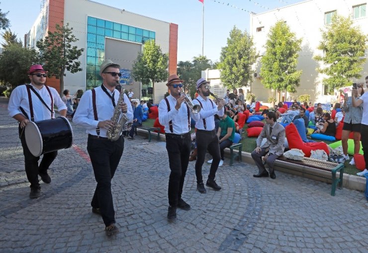 Yaşar Üniversitesi mezunları buluştu