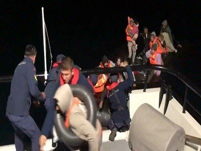 Edirne açıklarında 40 düzensiz göçmen yakalandı