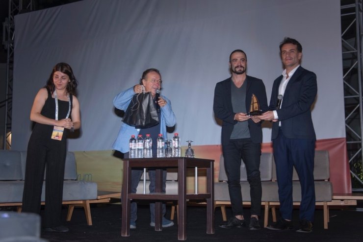 Ahmet Kural: “Çok paranızın olması size yeni arkadaşlar yerine kaliteli düşmanlar kazandırabilir”