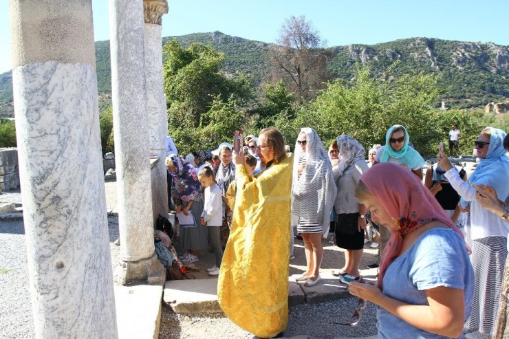 Efes’te bin yıl sonra tarihi ayin