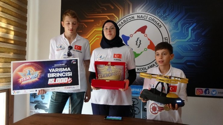 Trabzonlu öğrencilerin “Havali Bilyali” ile TEKNOFEST zaferi