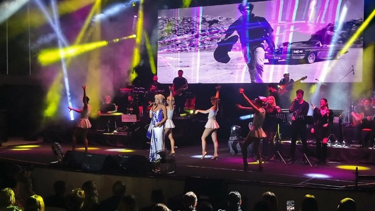 Ajda Pekkan Denizli’yi salladı