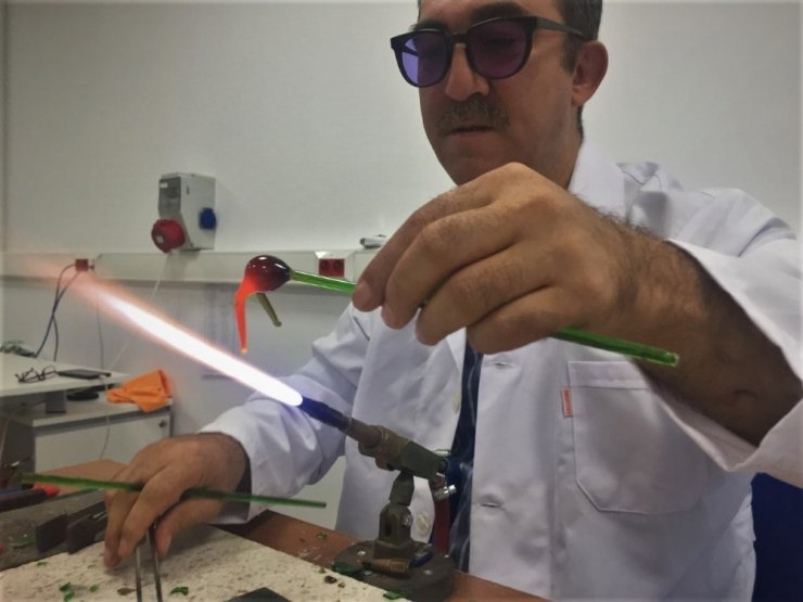 Kullanılmayan cihazları toplayıp dev laboratuvar kurdular