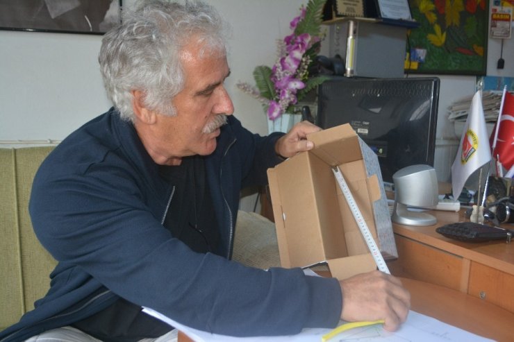 Cisimlerin 4. boyutunu bulduğunu iddia etti