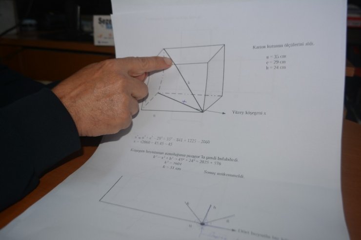Cisimlerin 4. boyutunu bulduğunu iddia etti