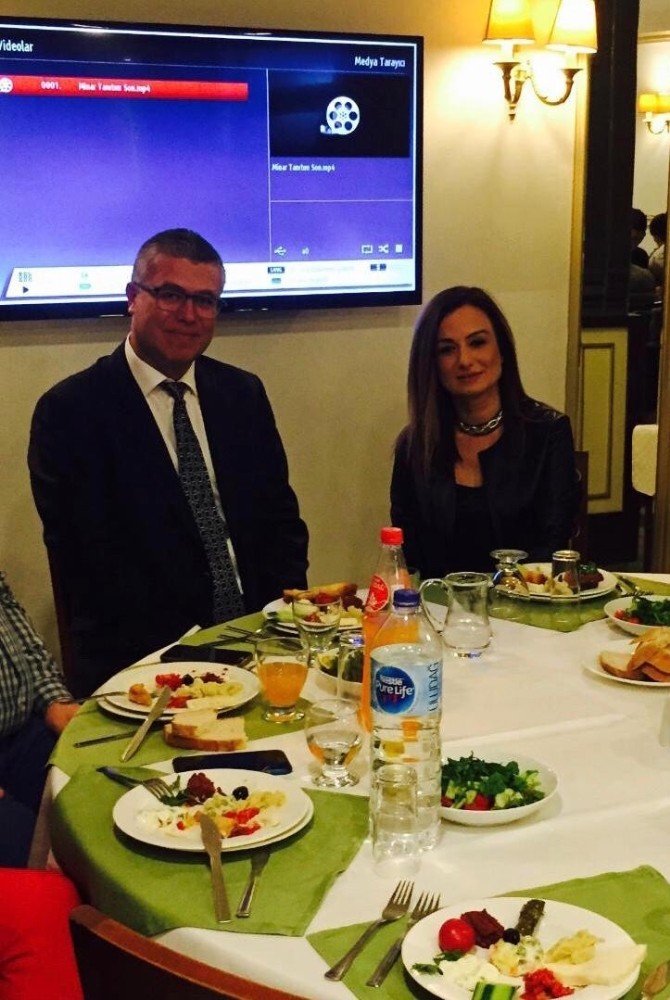 Biga Dan Amerika Ya Uzanan Minar In Calisanlari Bir Araya Geldi