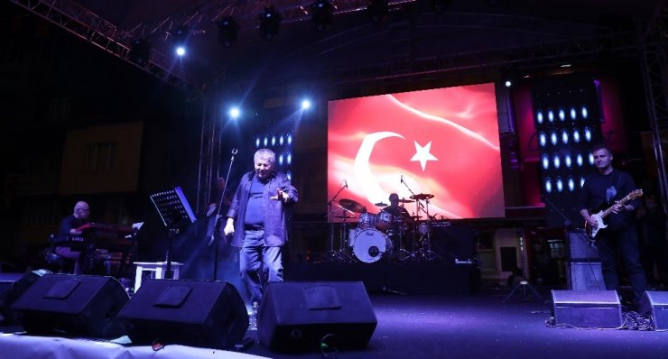 Mudanya’da Cem Karaca rüzgarı