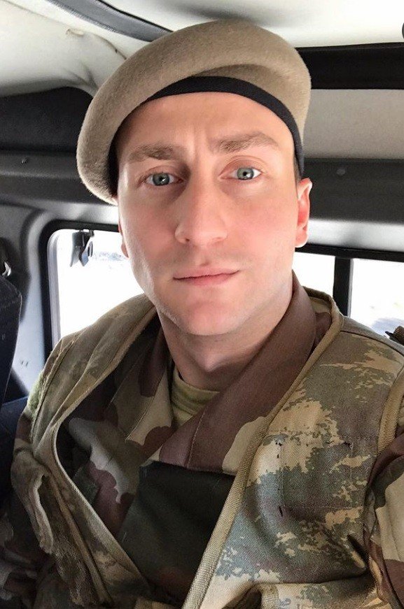 Ünlü stand up sanatçısı Sefa Doğanay askerliğini Bilecik’te tamamladı